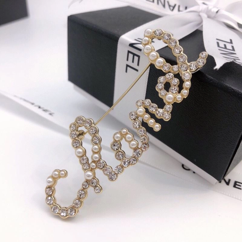 Seasonal Chanel Brooches 228281
