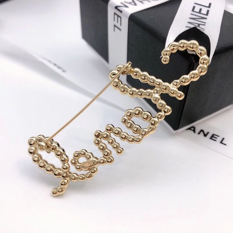 Seasonal Chanel Brooches 228281