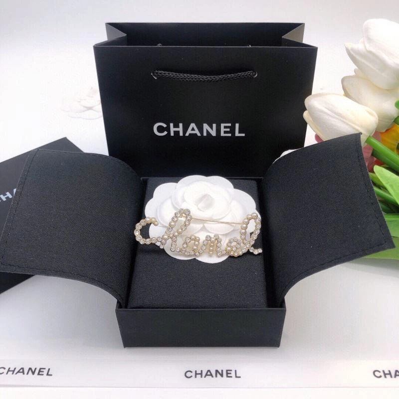 Seasonal Chanel Brooches 228281
