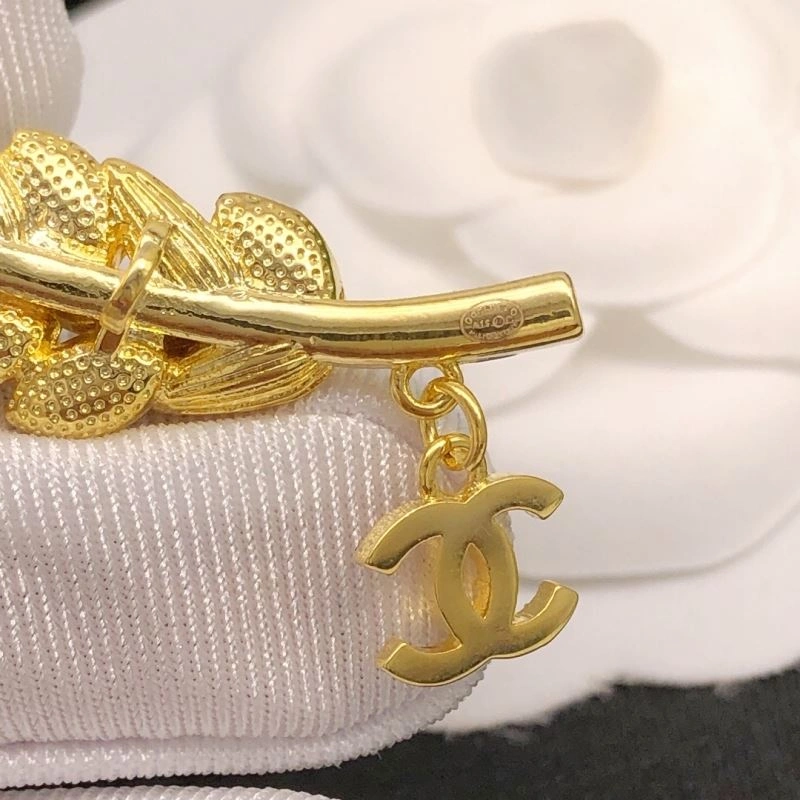 Chic Chanel Brooches 228277