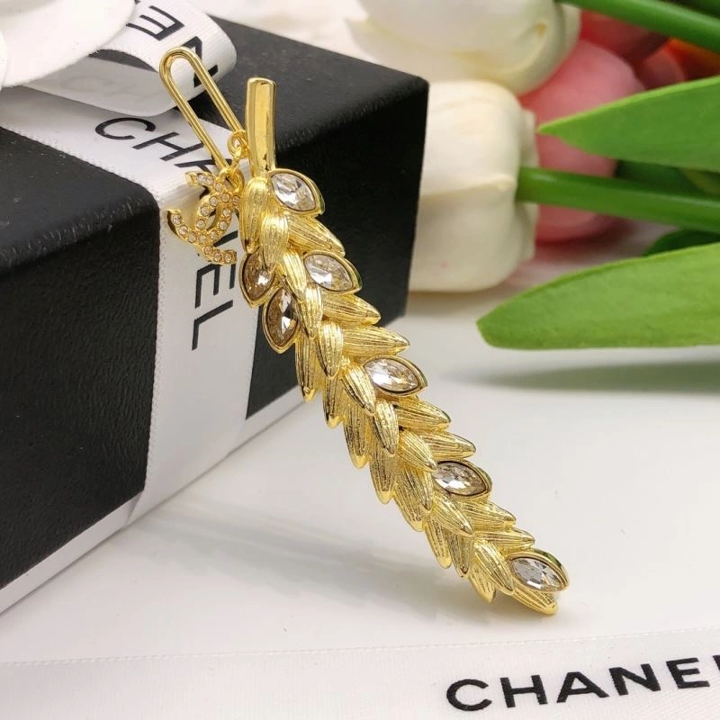 Chic Chanel Brooches 228277