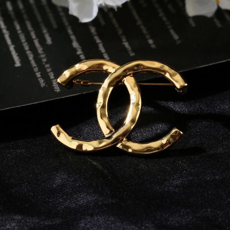 Tailored Chanel Brooches 228273