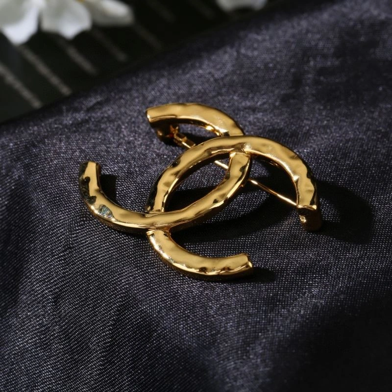 Tailored Chanel Brooches 228273