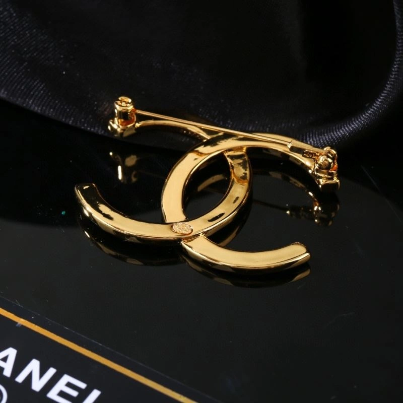 Tailored Chanel Brooches 228273