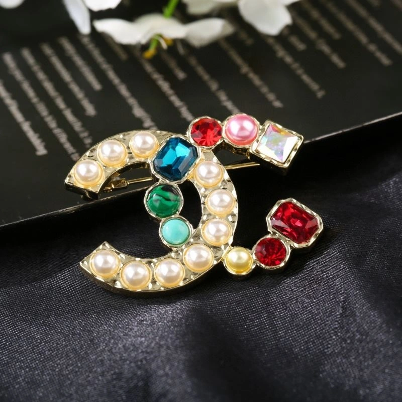 UrbanChic Chanel Brooches 228270