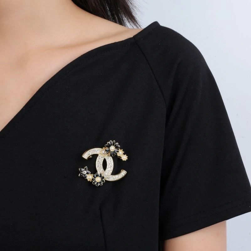 QuickDry Chanel Brooches 228276