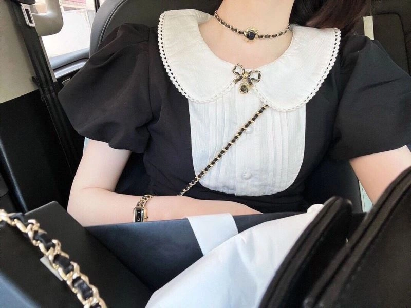 Minimalist Chanel Brooches 228298