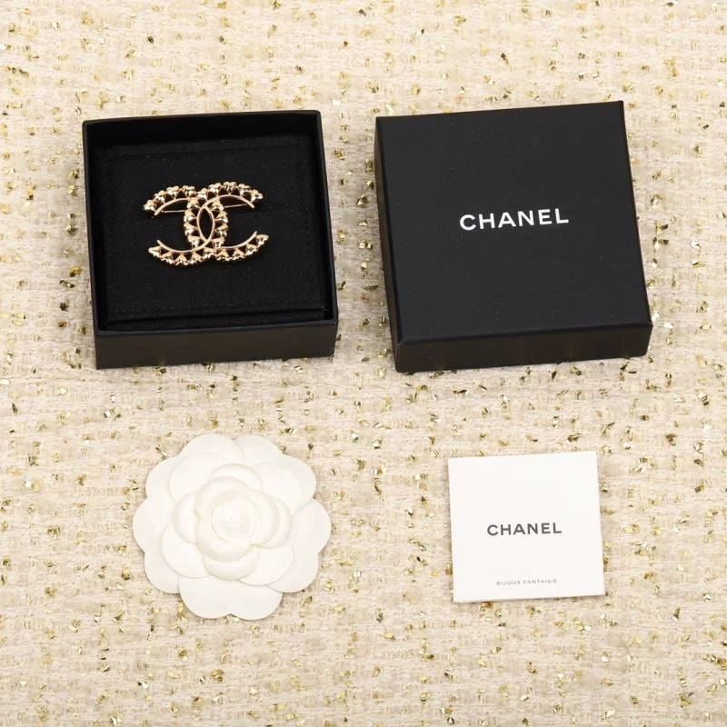 Affordable Chanel Brooches 228271