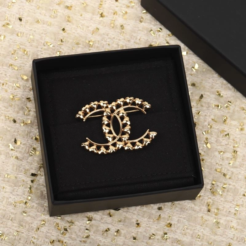 Affordable Chanel Brooches 228271