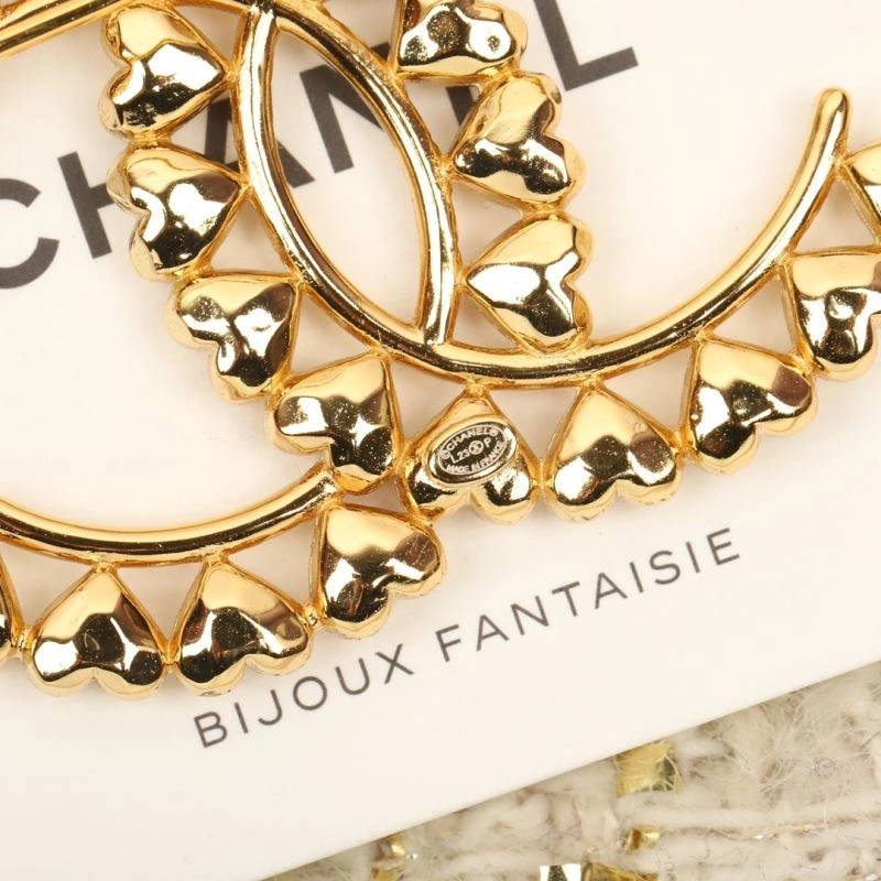 Affordable Chanel Brooches 228271
