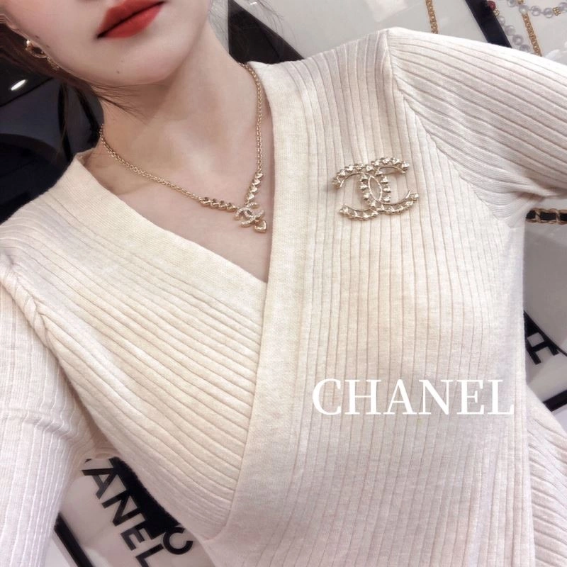 Affordable Chanel Brooches 228271