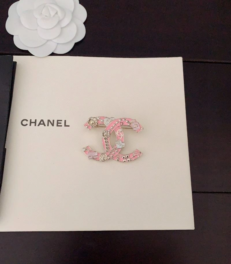 SoftTouch Chanel Brooches 228258