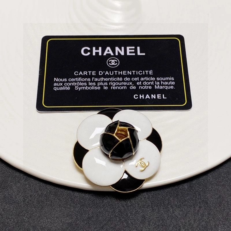 Bright Chanel Brooches 228255