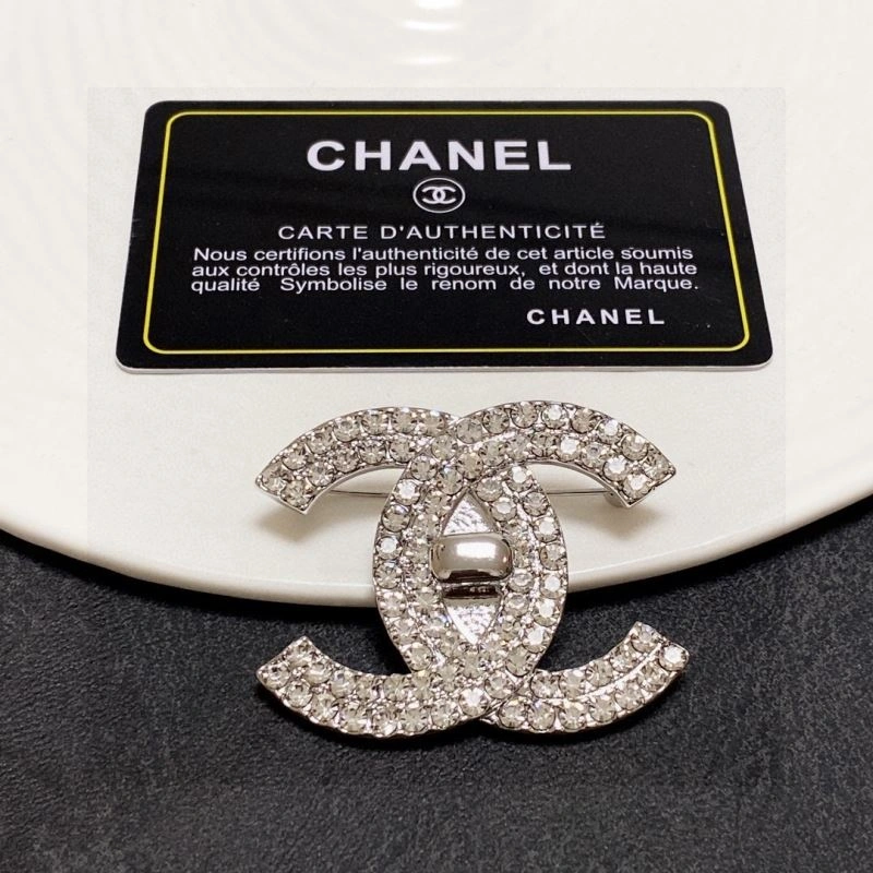 WellDesigned Chanel Brooches 228263