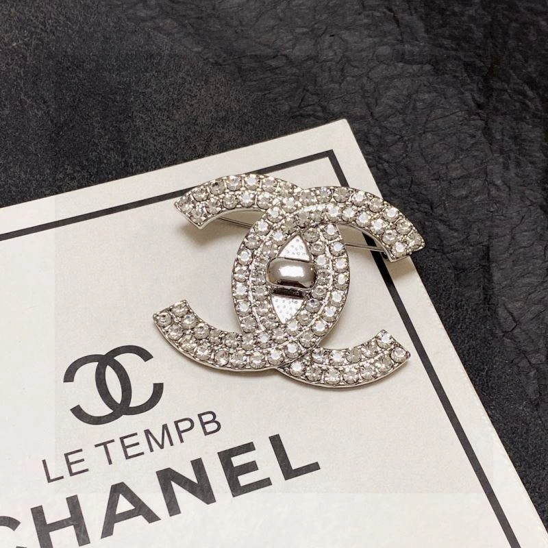 WellDesigned Chanel Brooches 228263