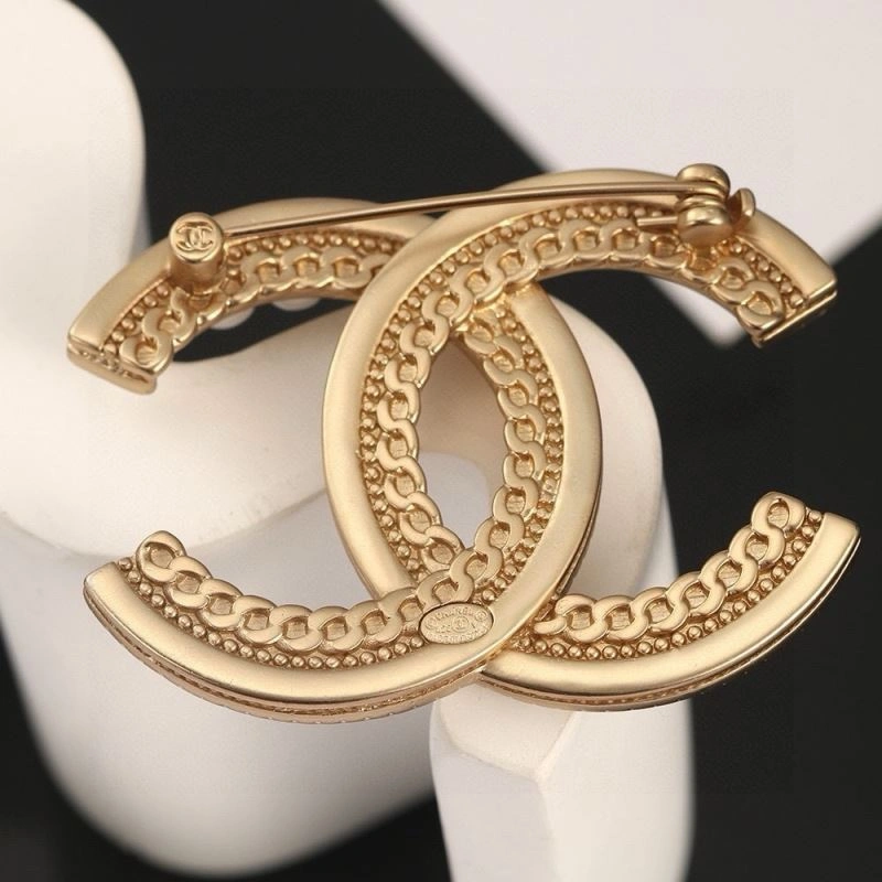 Chanel Brooches Affordable 228265