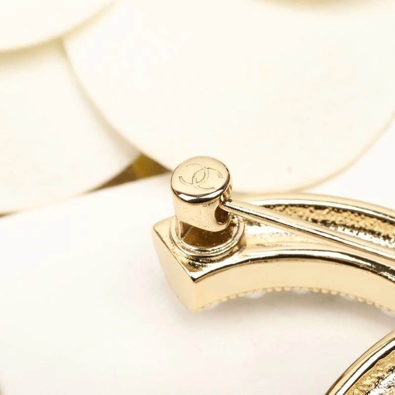 Chanel Brooches FashionForward 228344