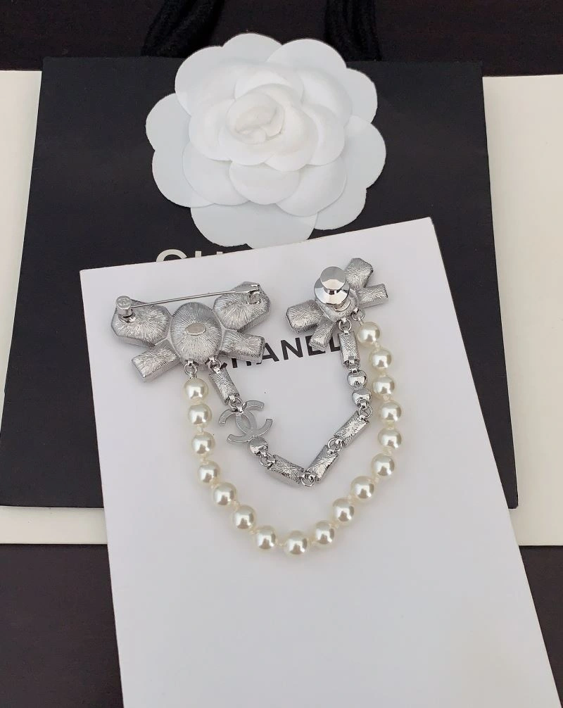 Chanel Brooches Attractive 228268