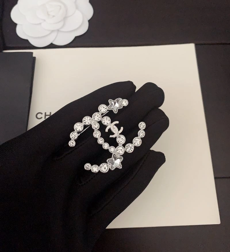 Attractive Chanel Brooches 228253