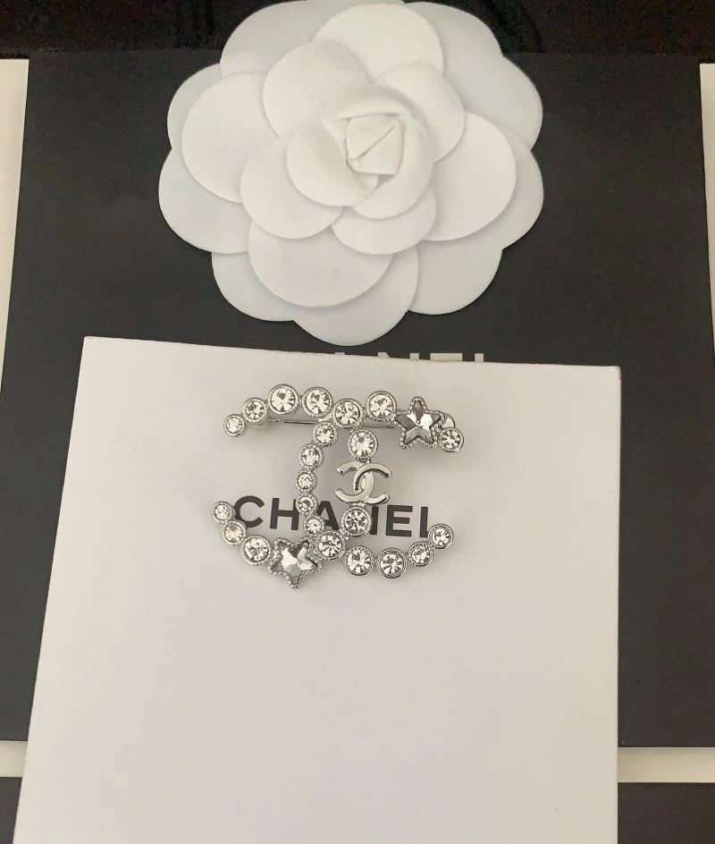 Attractive Chanel Brooches 228253