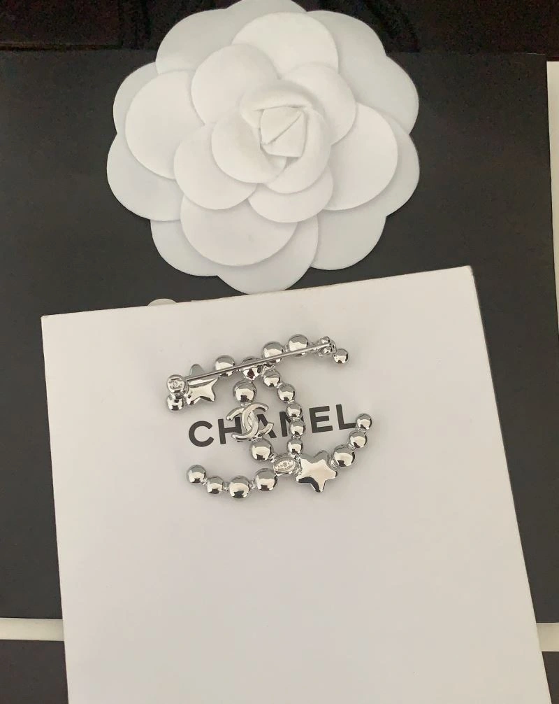 Attractive Chanel Brooches 228253