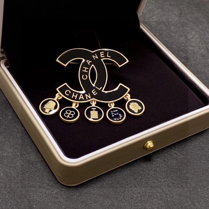 Chanel Brooches Breathable 228245