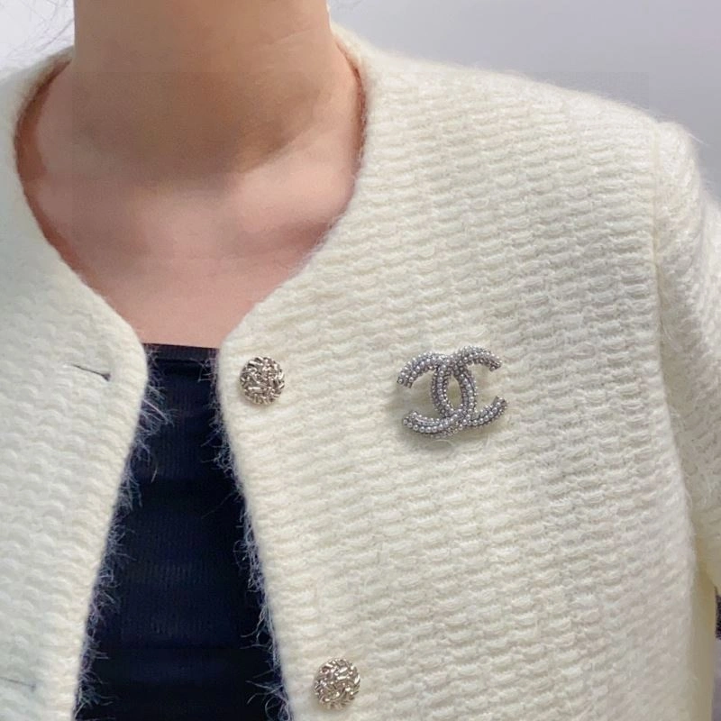 Chanel Brooches Resilient 228249