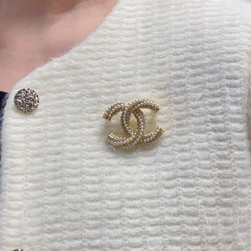 Chanel Brooches Resilient 228249