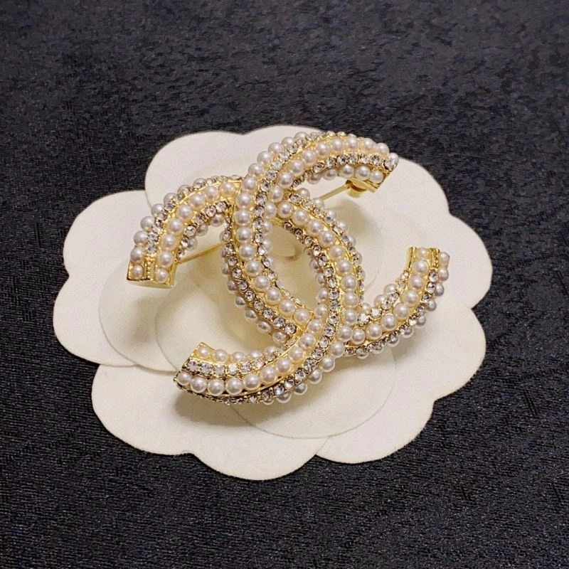 Chanel Brooches Resilient 228249