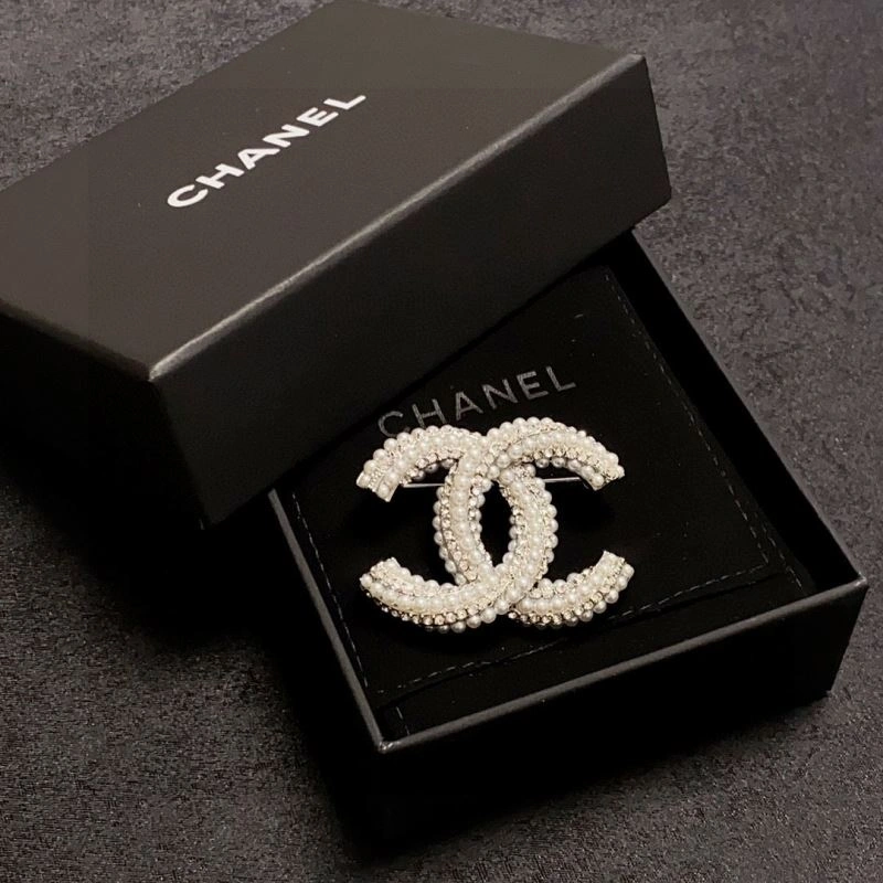 Chanel Brooches Resilient 228249
