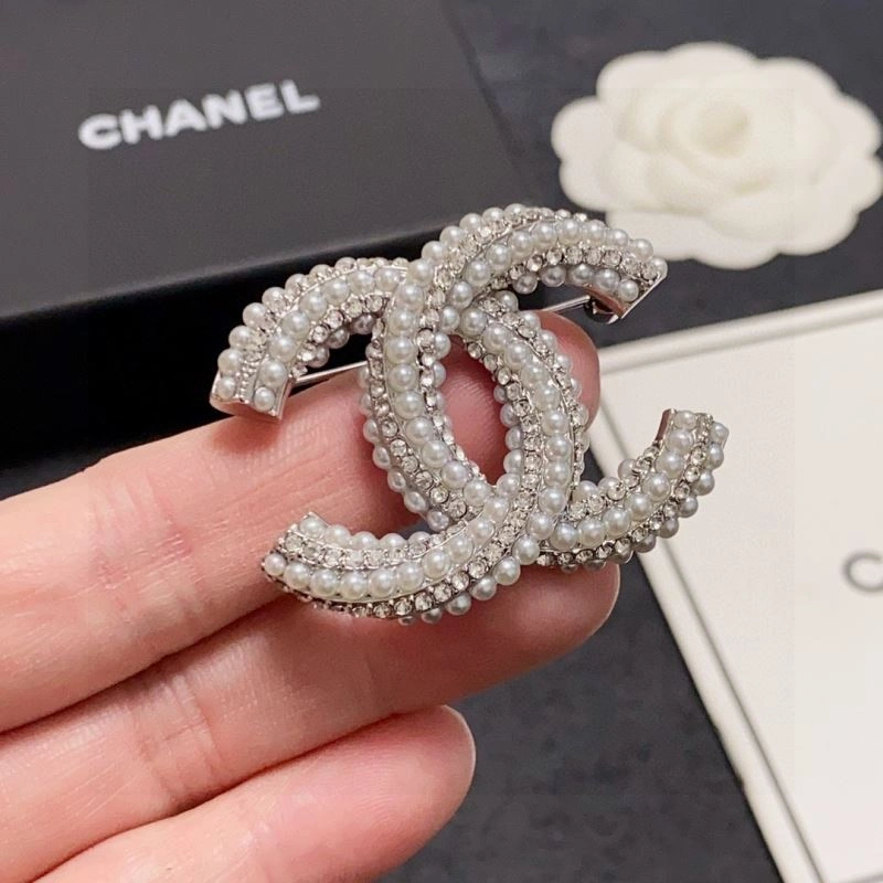 Chanel Brooches Resilient 228249