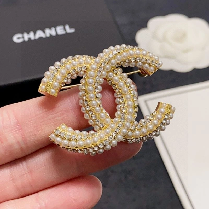 Chanel Brooches Resilient 228249