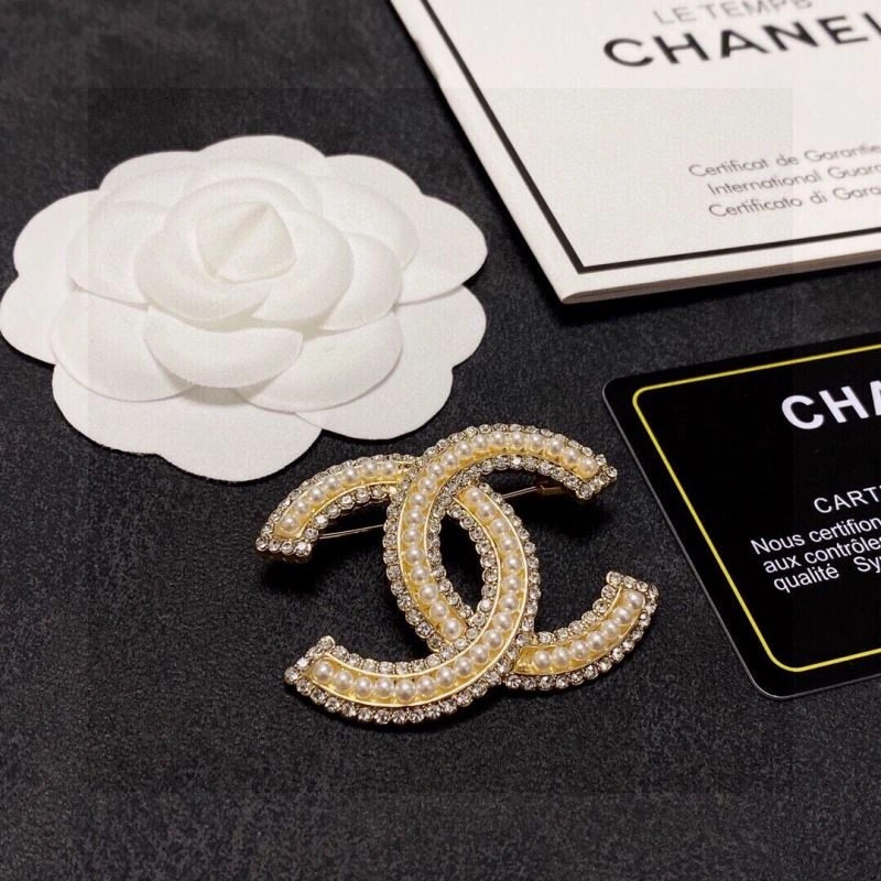Chanel Brooches Modern 228238