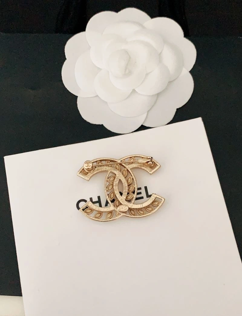 ModernLook Chanel Brooches 228246