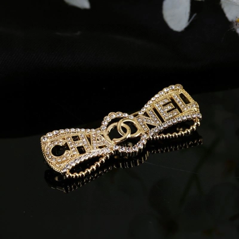 Chanel Brooches Affordable 228234