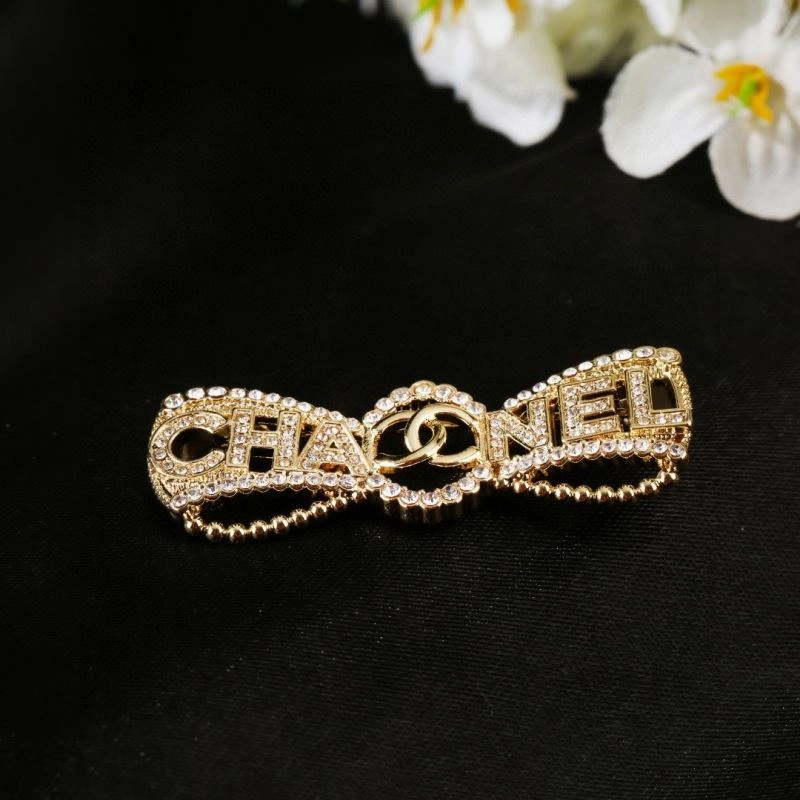 Chanel Brooches Affordable 228234
