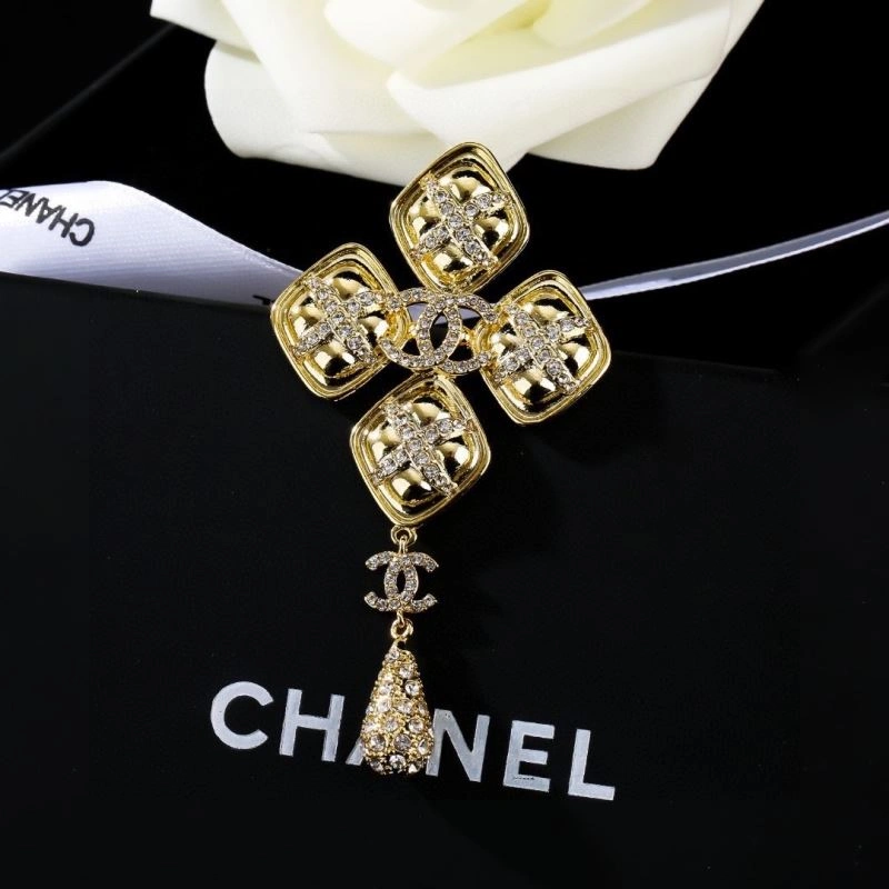 Unique Chanel Brooches 228240