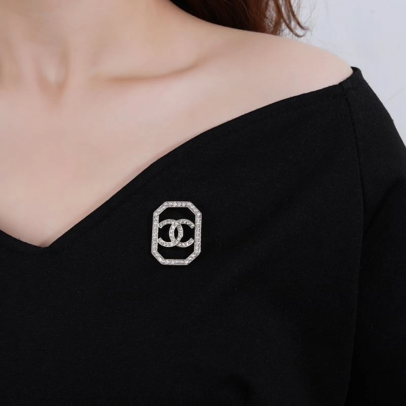 UrbanStyle Chanel Brooches 228244