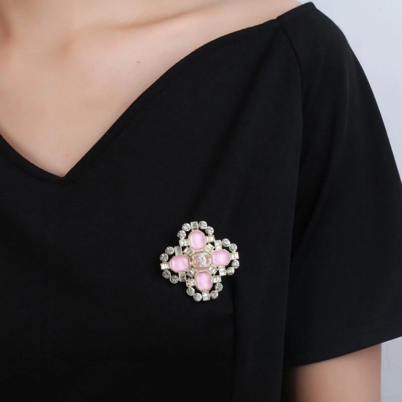 AllSeason Chanel Brooches 228376