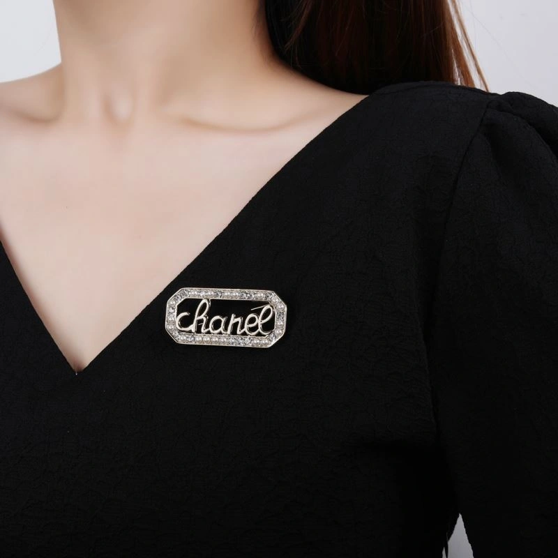 Chanel Brooches EasyMatch 228237