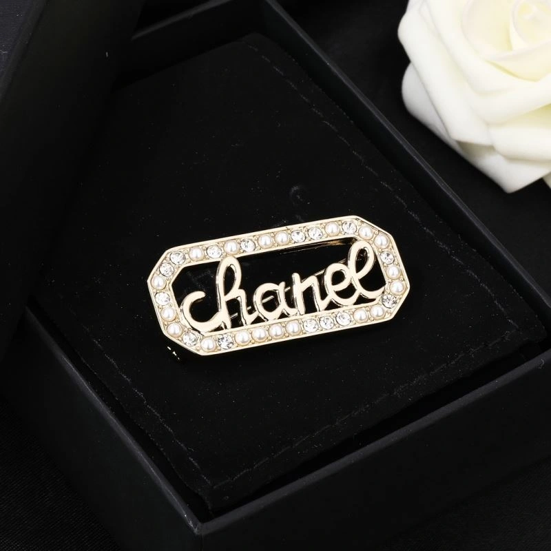Chanel Brooches EasyMatch 228237