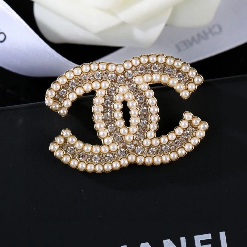 SoftTouch Chanel Brooches 228243