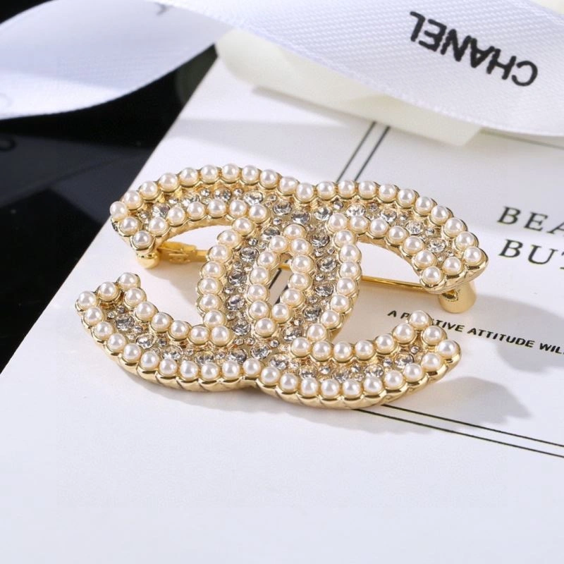 SoftTouch Chanel Brooches 228243