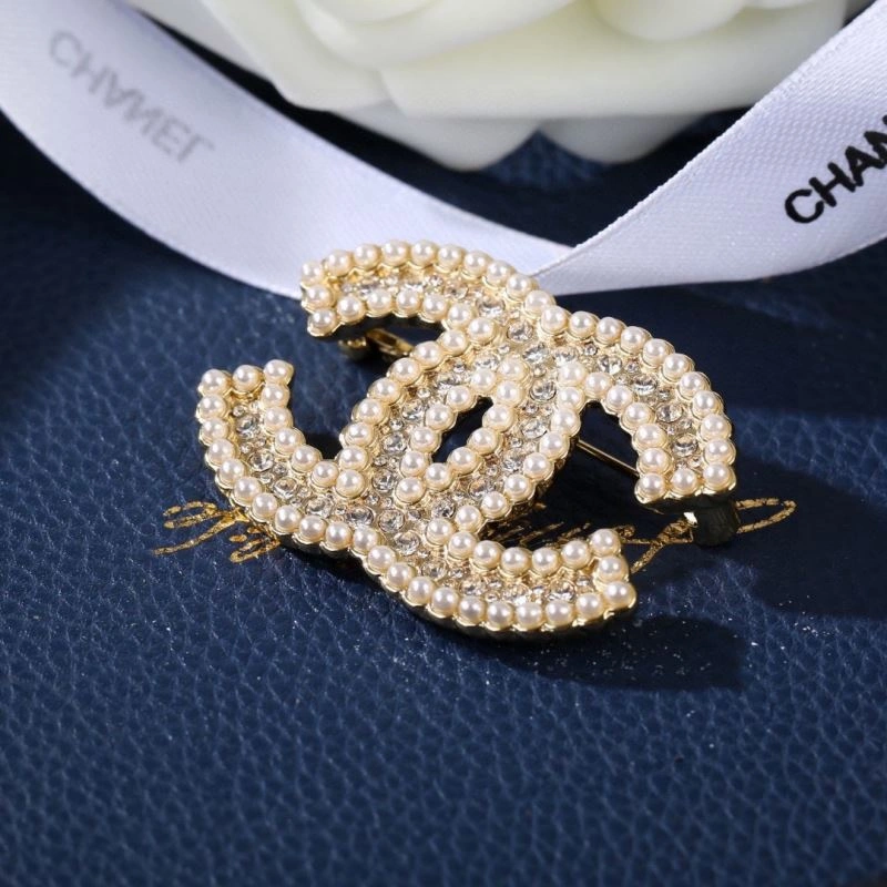 SoftTouch Chanel Brooches 228243