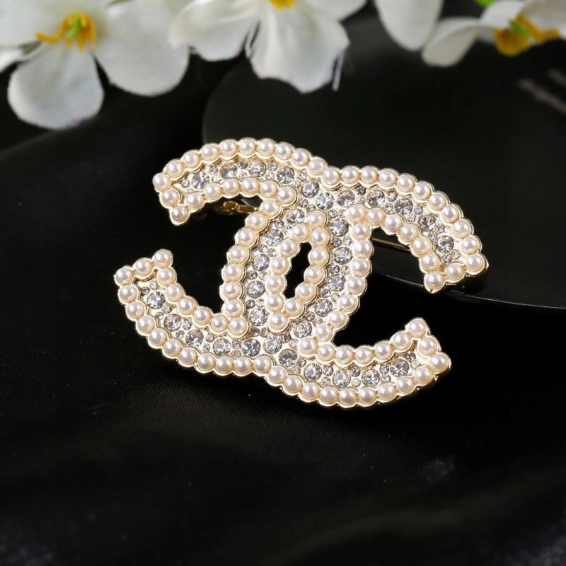 SoftTouch Chanel Brooches 228243