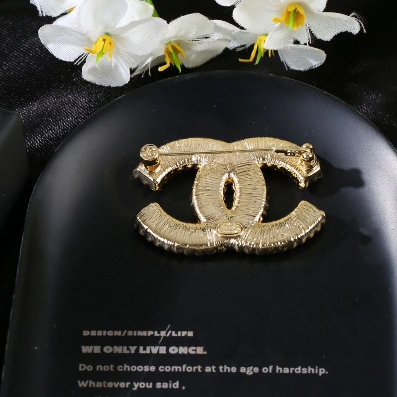 SoftTouch Chanel Brooches 228243