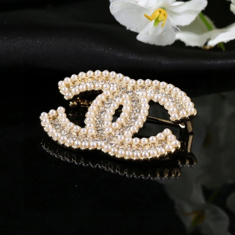 SoftTouch Chanel Brooches 228243