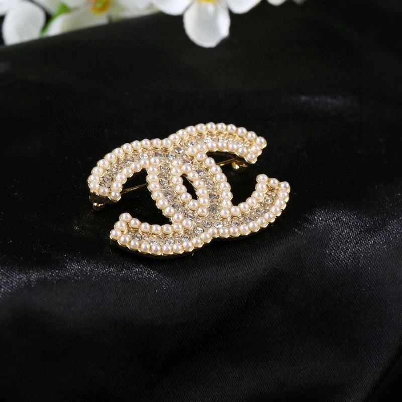 SoftTouch Chanel Brooches 228243