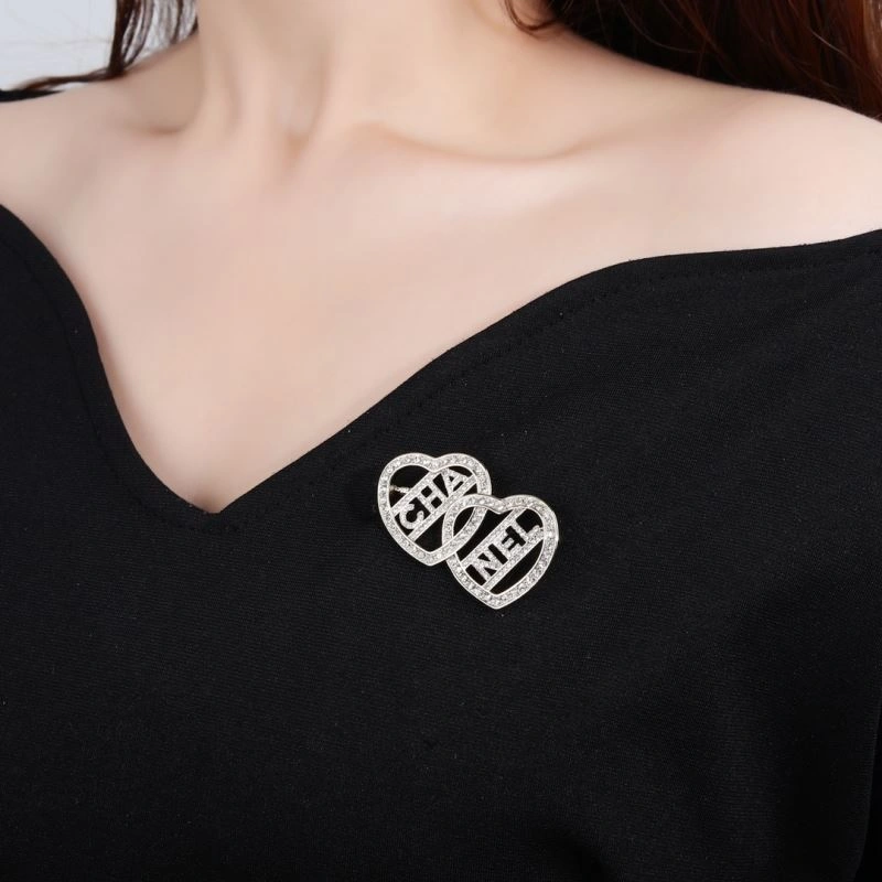 MultiPurpose Chanel Brooches 228219