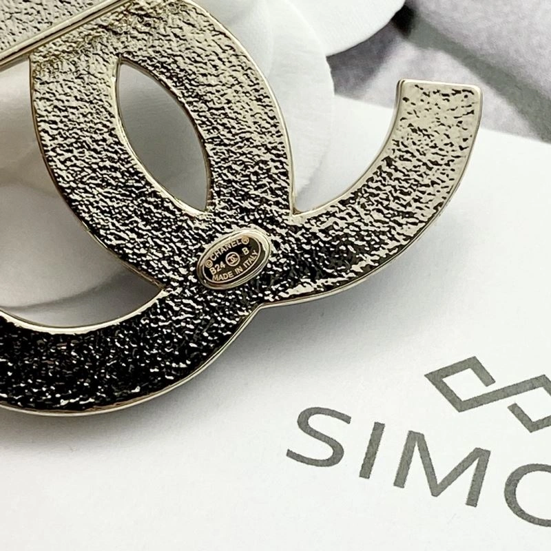 Reliable Chanel Brooches 228261